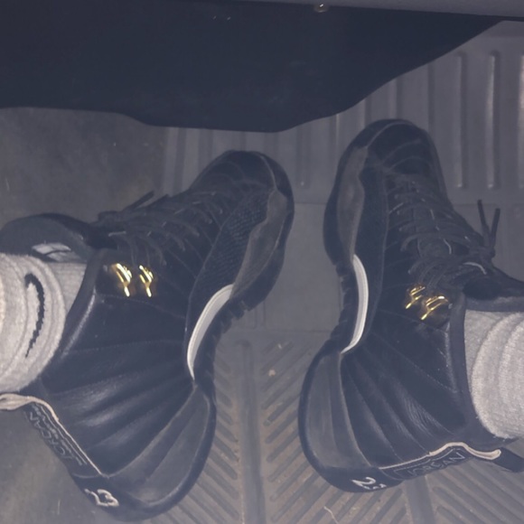 I have a pair of jordan retro 12 masters - Picture 2 of 2